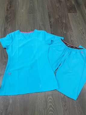 HeartSoul Women’s Teal Scrub Set with Pink Trim